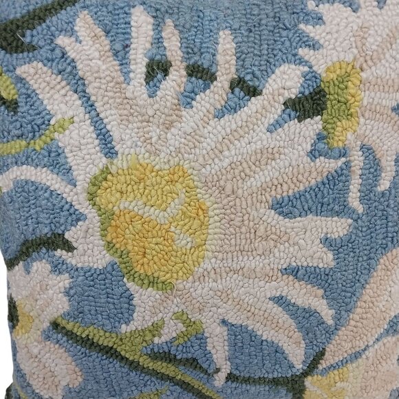 Hand-Hooked Daisy Pillow Floral Blue Green 16.5" Square Throw - Picture 3 of 6